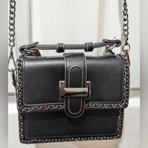 Crossbody Chain Black Bag